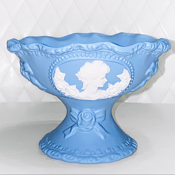 Vtg 60’s Blue Wedgewood Jasperware Style Cameo Compote Pedestal Vanity Dish - Picture 3 of 6